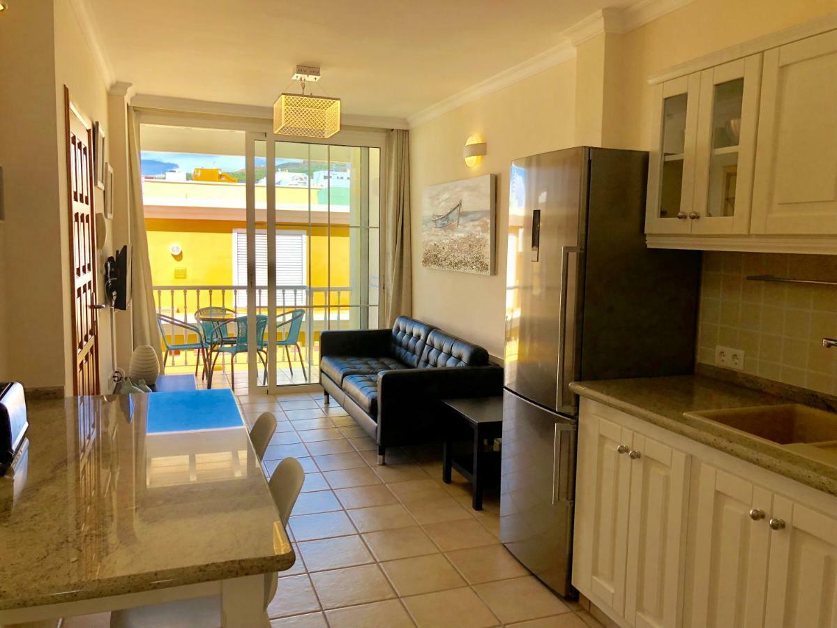 Apartamentos El Faro بْوُرتو ناوُس المظهر الخارجي الصورة