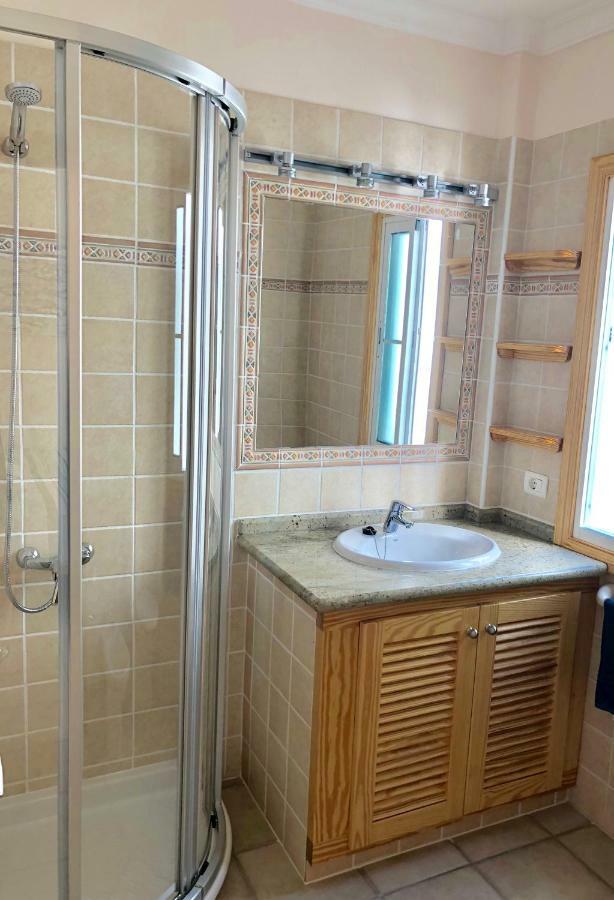 Apartamentos El Faro بْوُرتو ناوُس المظهر الخارجي الصورة
