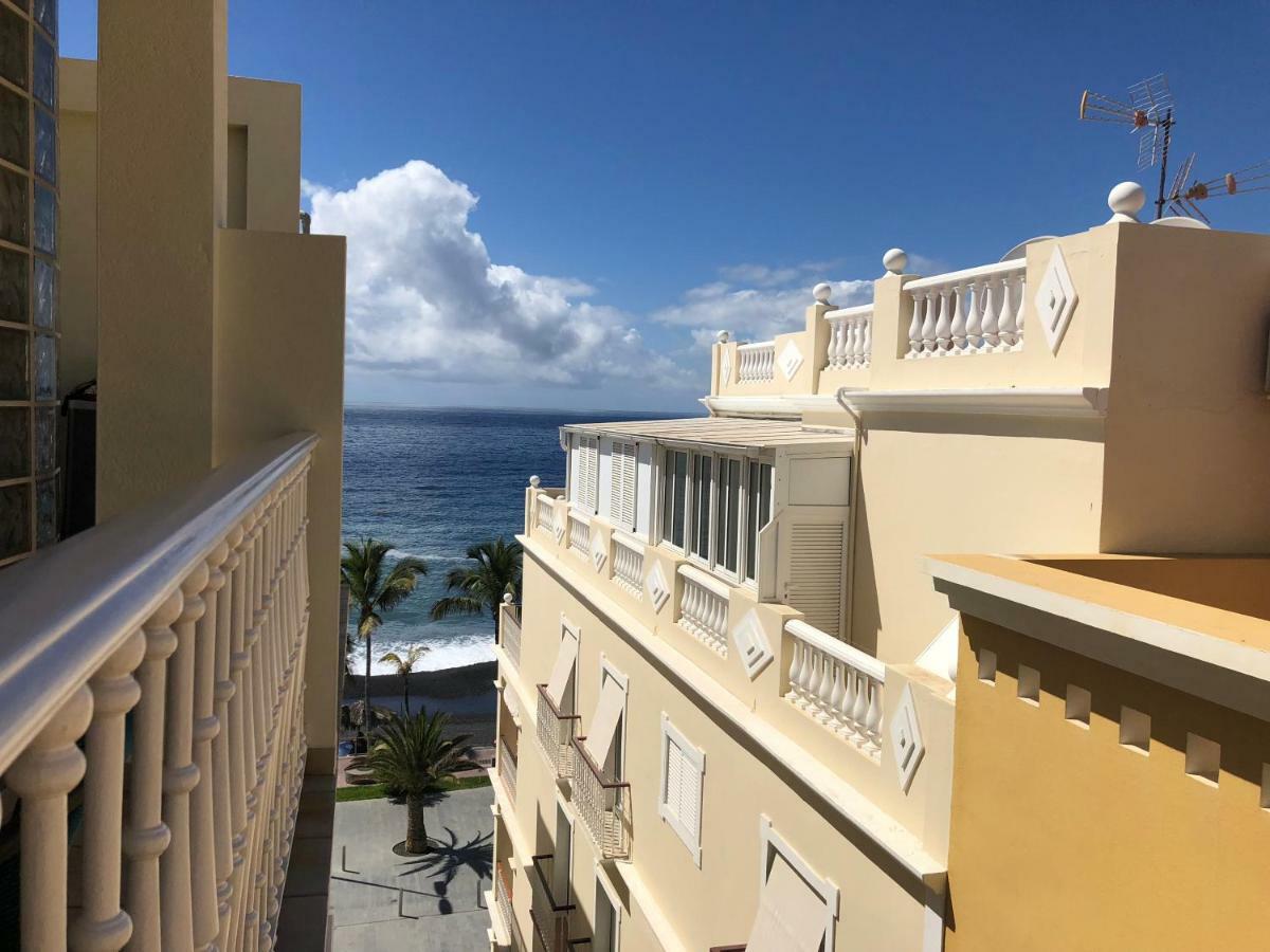 Apartamentos El Faro بْوُرتو ناوُس المظهر الخارجي الصورة