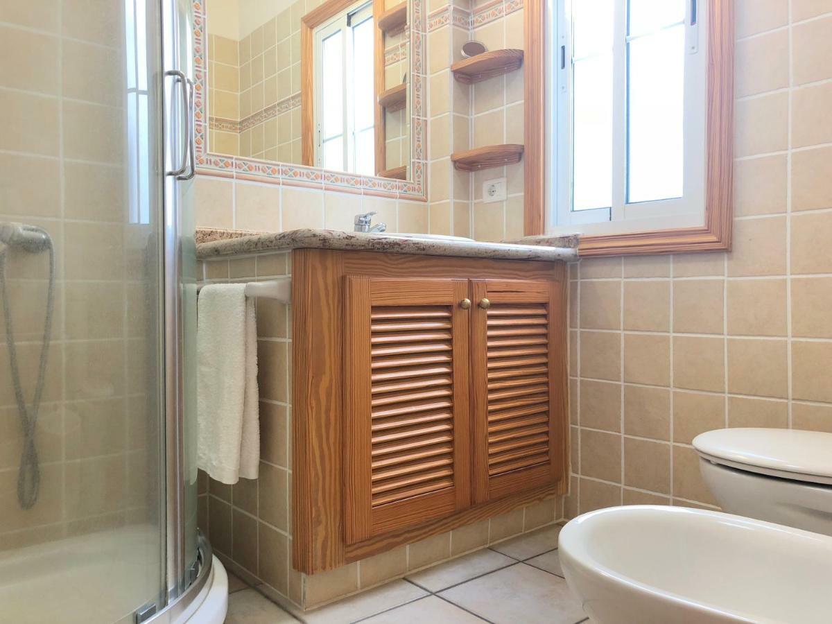 Apartamentos El Faro بْوُرتو ناوُس المظهر الخارجي الصورة