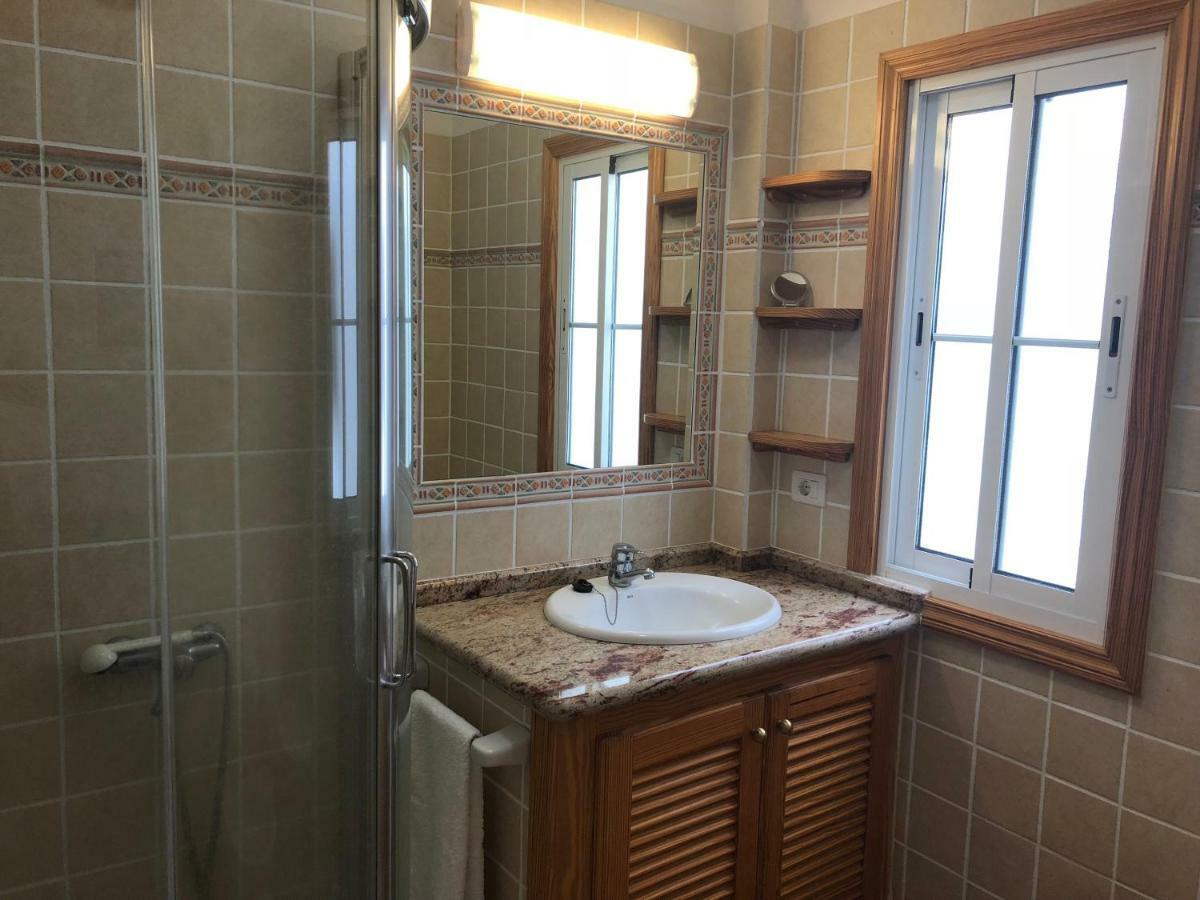 Apartamentos El Faro بْوُرتو ناوُس المظهر الخارجي الصورة