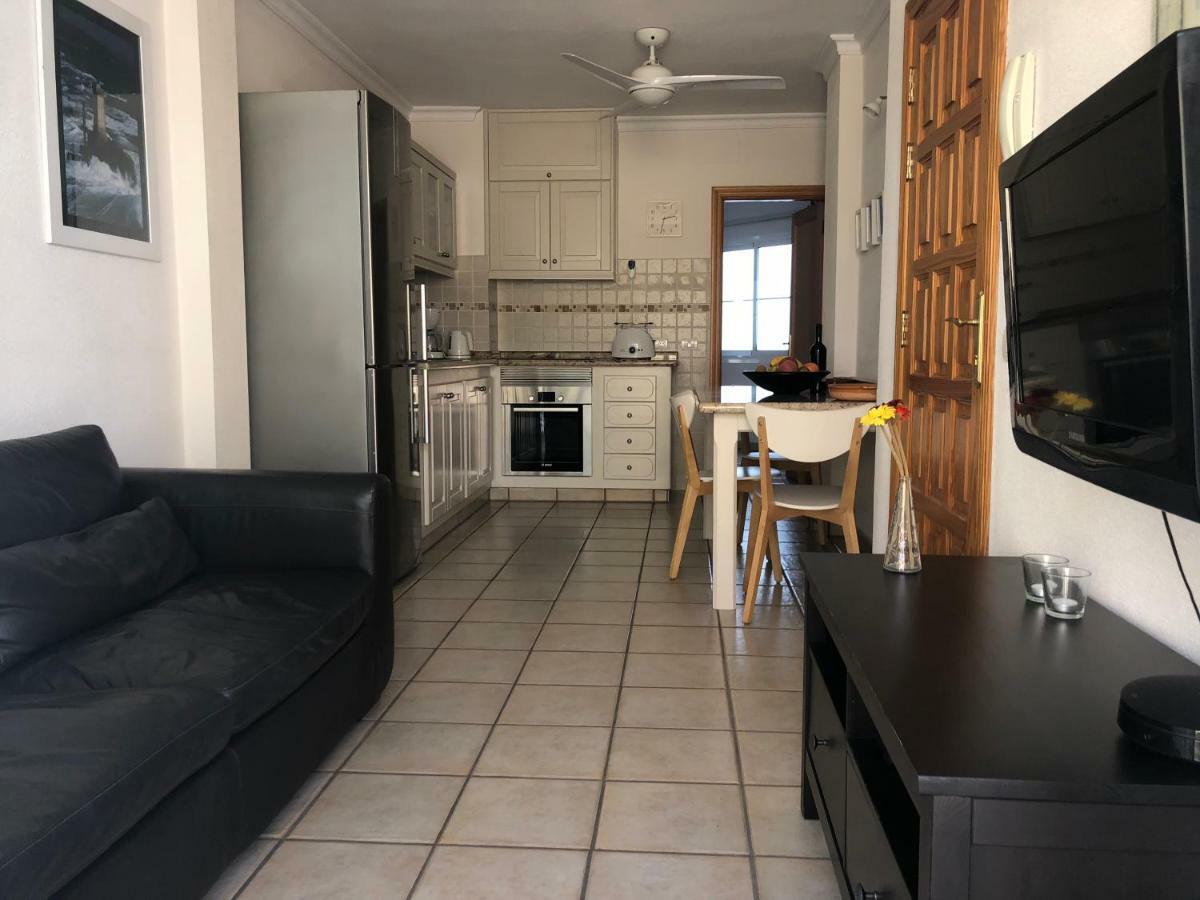 Apartamentos El Faro بْوُرتو ناوُس المظهر الخارجي الصورة